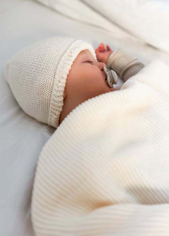 MiniLuna babyfilt och mössa i ekologisk bomull