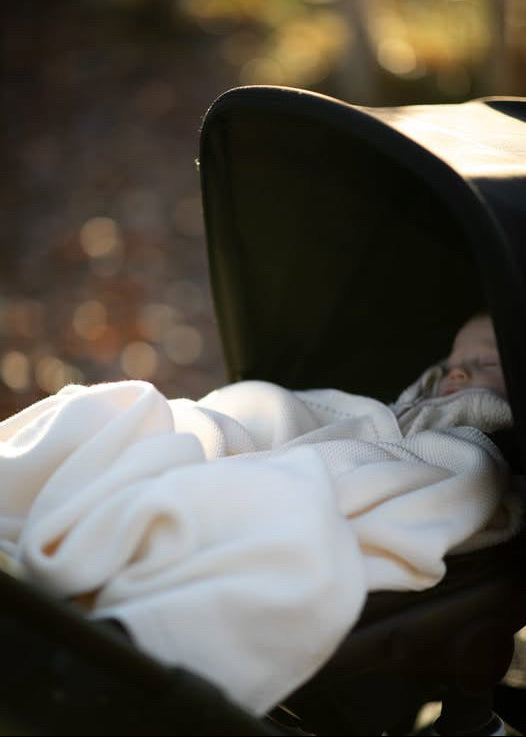 MiniLuna babyfilt och mössa i ekologisk bomull